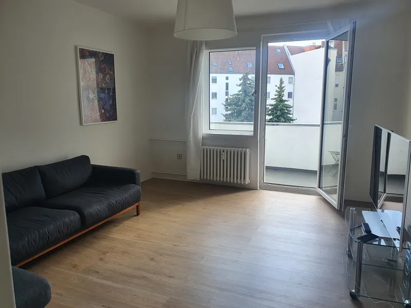 BIETE: Nähe Kurfürstendamm: Helle, möblierte 2-Zimmer-Wohnung, U-Wittenbergplatz — photo 1